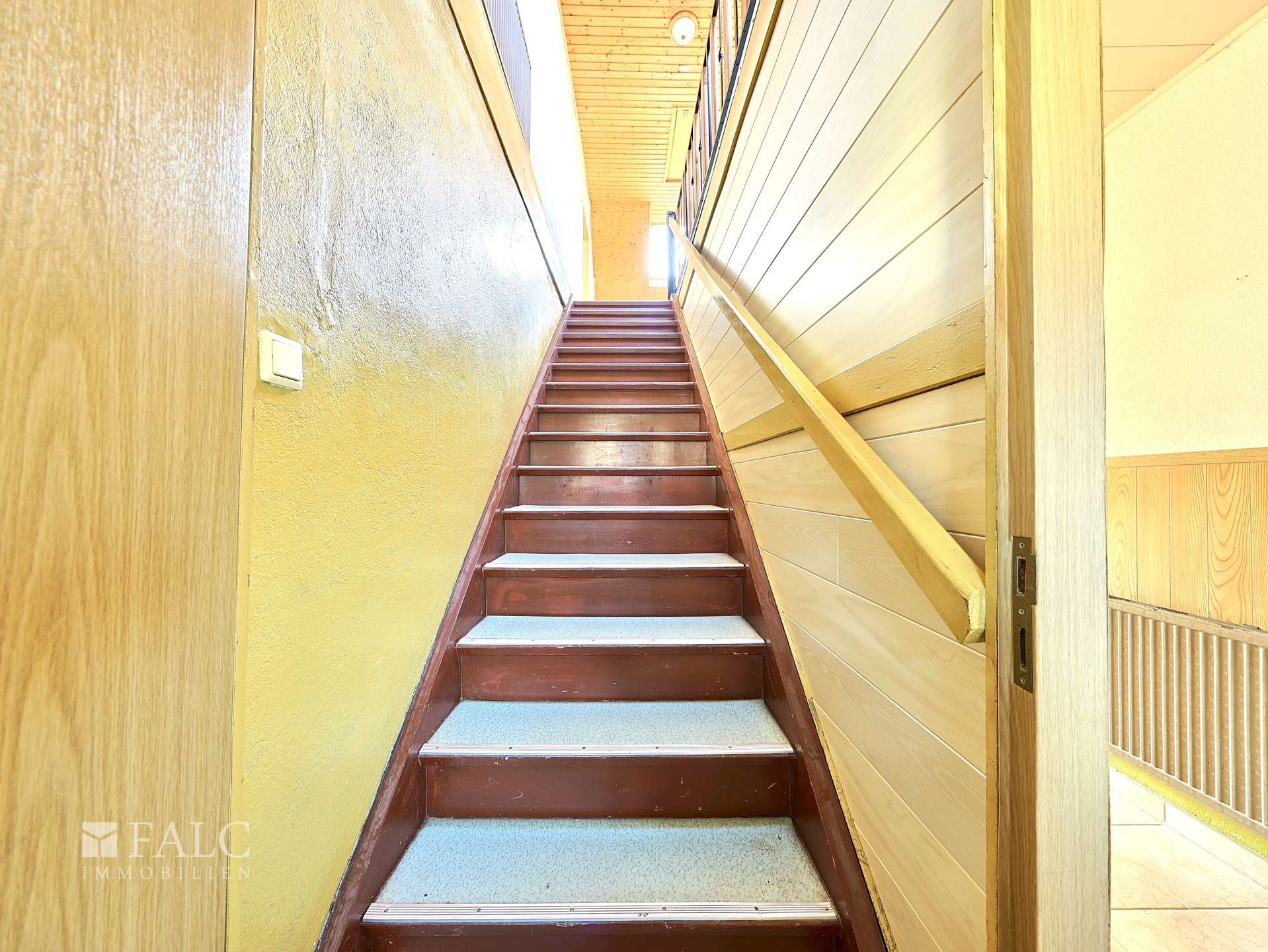 Treppe zum DG